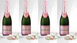 Celebrate Valentine’s evening with Canard-Duchêne