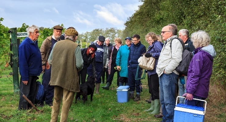 Warden_Abbey_volunteers