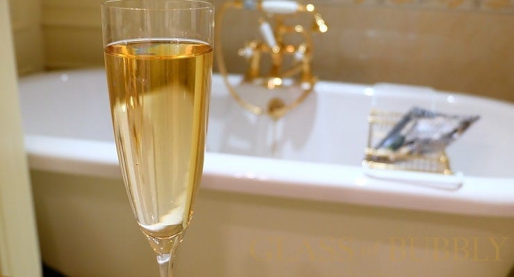 bubbly_in_the_bathroom