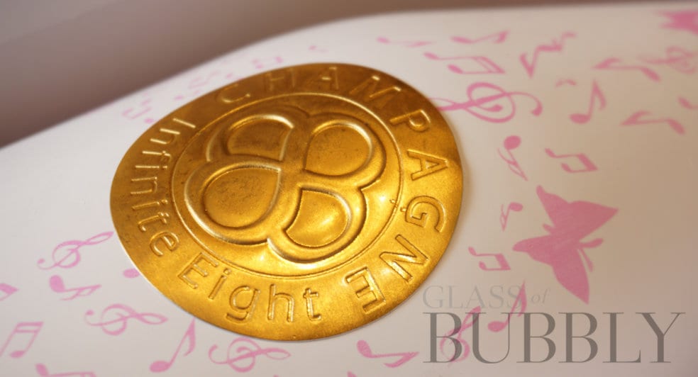 Champagne Infinite Eight - Butterfly Lovers Edition