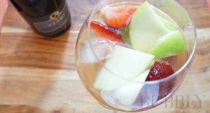 How To Make A Sparkling Sangria