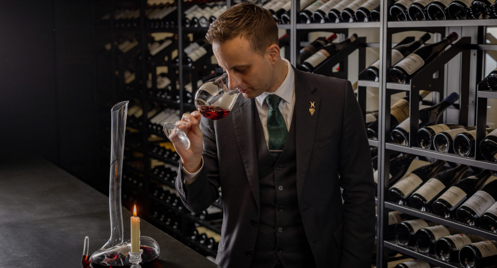 Interview With A Sommelier – Leonardo Barlondi – Glass Of Bubbly