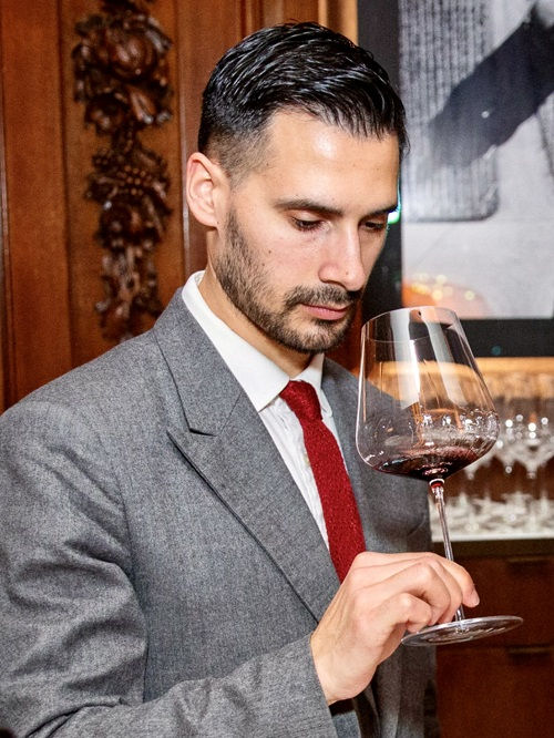 Interview With A Sommelier – Alberto Gherardi – Glass Of Bubbly