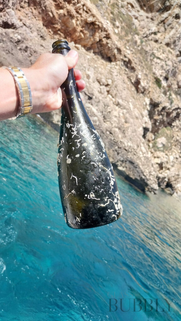 Akènta Sub Coral Wine