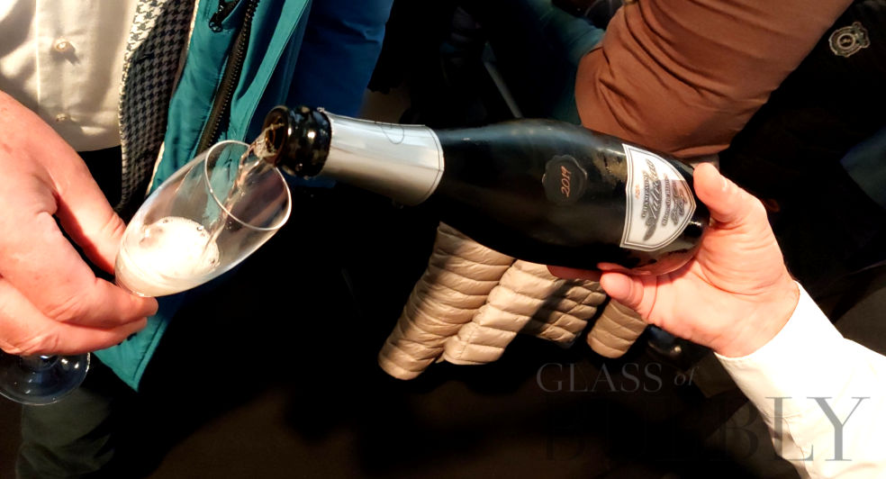 Pouring Champagne Autreau Blanc de Blancs MIllesime 2019 Grand Cru